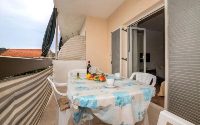 Naki - Terrace & Free Parking - A2