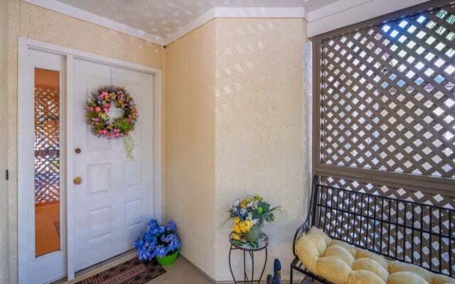 Colonnade Club 200 by Vtrips