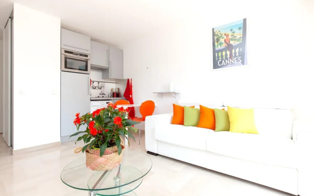 Studio In Cannes With Wonderful City View Terrace And Wifi 50 M From The Beach - Apartment in Cannes - Photo 3