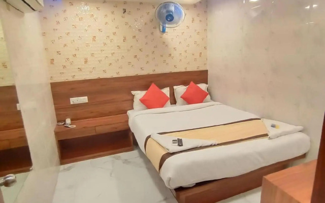 T Junction Residency by OYO Rooms