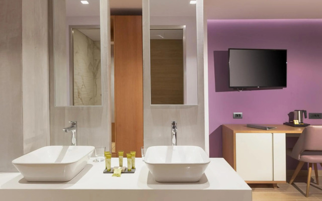 Blue Lagoon City Hotel