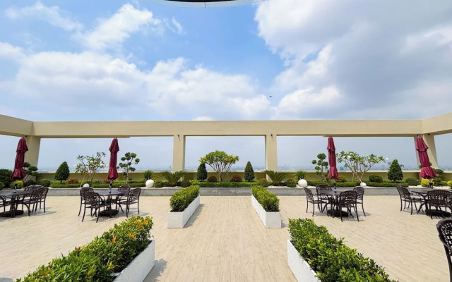 Versailles Square by Soben Homes