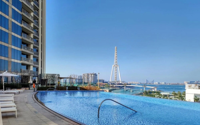 Exclusive Sea View Apartment on the Arabian Gulf