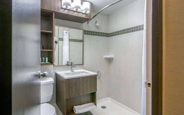 Clarion Hotel