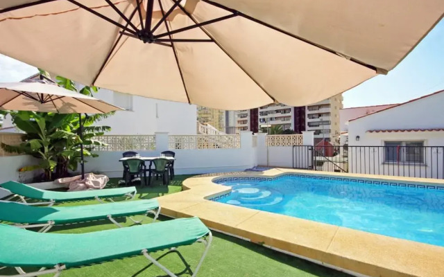 Villa - 6 Bedrooms with Pool and WiFi - 105005