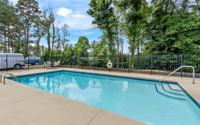 Econo Lodge Inn & Suites Cayce I-26 Airport