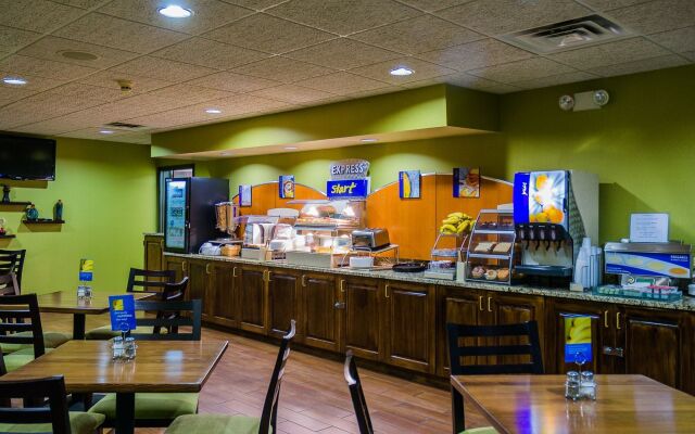 Holiday Inn Express Hotel & Suites Acme-Traverse City by IHG