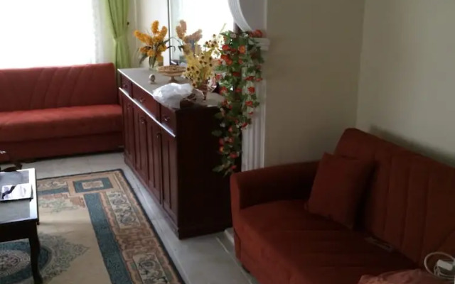 Delightful Apartment Sleeps 8 Great Location