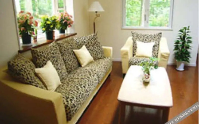 Shoku to Iyashi No Guest House Vivien Claire