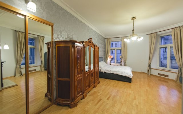 Safe Haven / Naberezhnaja reki Mojki 31 — Apart-otel'