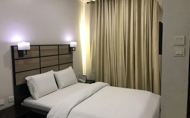 Somerset Suites