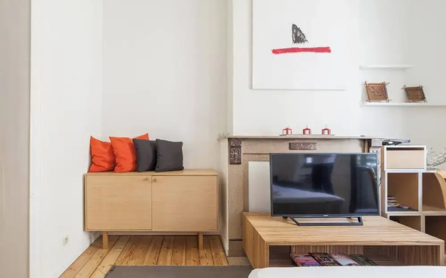 1 Bedroom W Kitchen and Bathroom In Trendy St Gilles