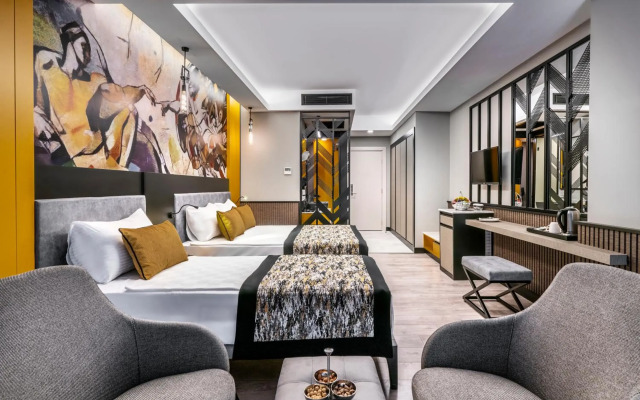 Arnor De Luxe Hotel