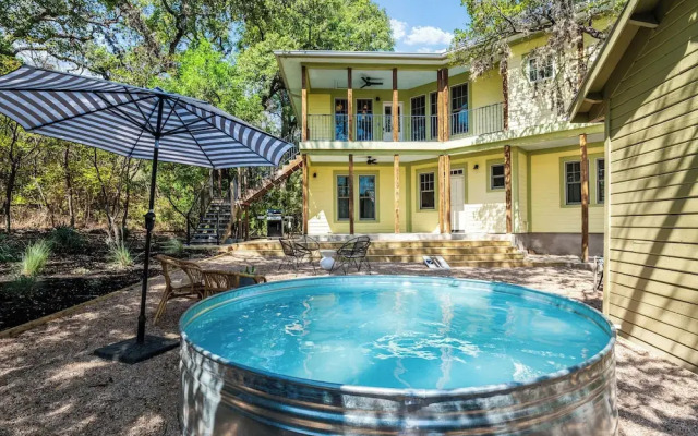 Urban Cowboy Villas - Heart of 704