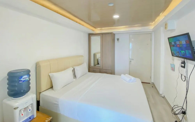 Modern Look Studio At Bassura City Apartment