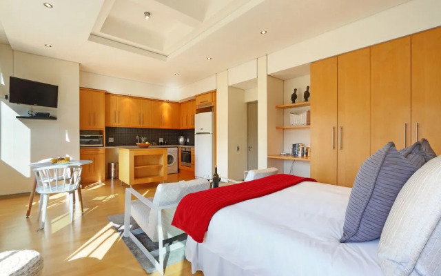 808 Cartwrights Corner