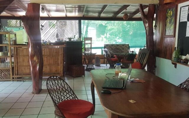 Cabinas & Restaurante Cristina