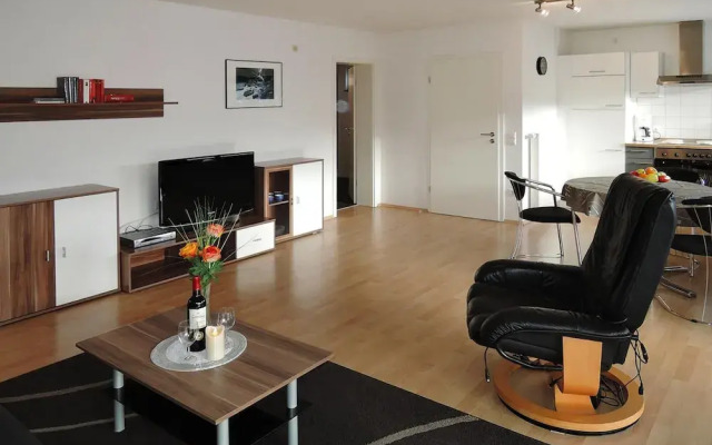 Bright Apartment With Garden