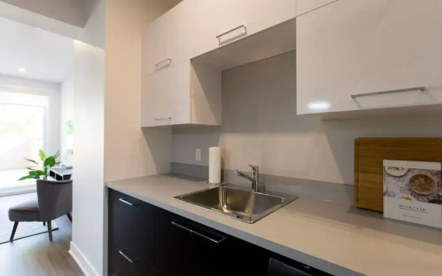 Brand New 3 Bedroom With Rooftop Patio