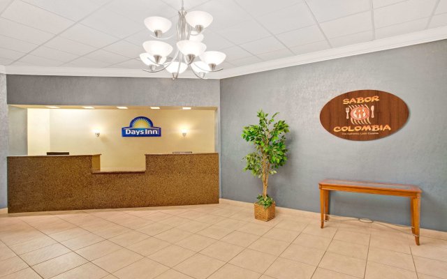 Days Inn by Wyndham Orlando Airport Florida Mall