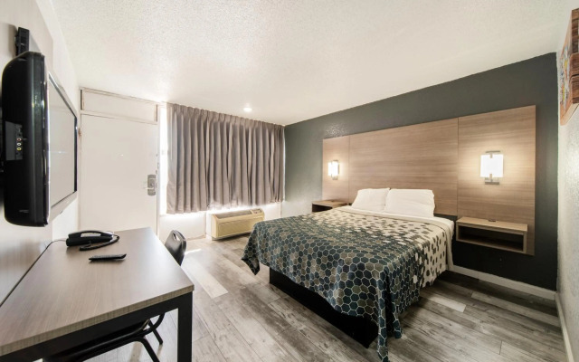 Econo Lodge And Suites Bricktown