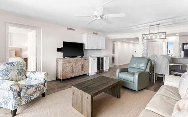 Emerald Towers 305