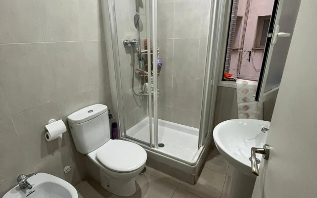 habitación matrimonial en piso compartido en el centro de Madrid