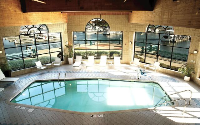 Doubletree by Hilton Hotel Racine Harbourwalk