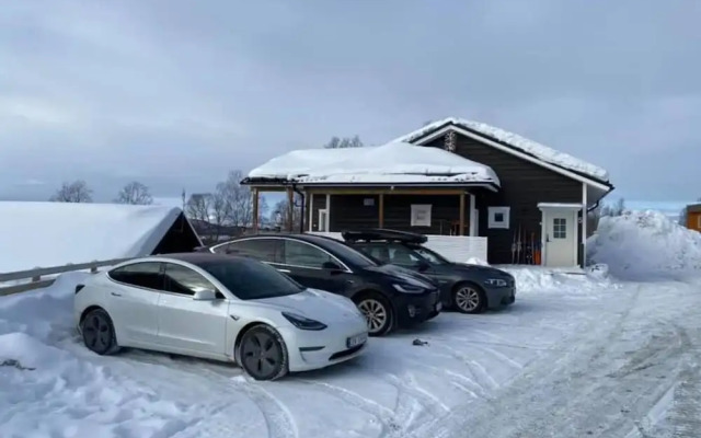 Large 8-9-bed Central Ski Innout House in Hemavan
