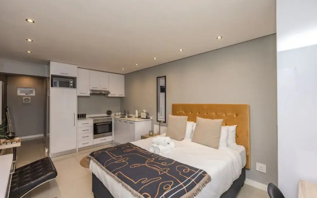 Stylish and Modern Studio in the Beachfront