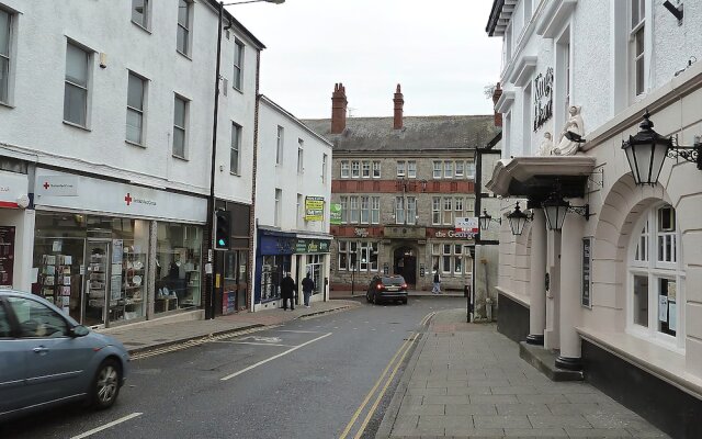 The George Hotel