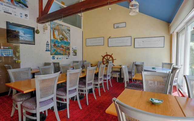 Brit Hotel Le Branhoc