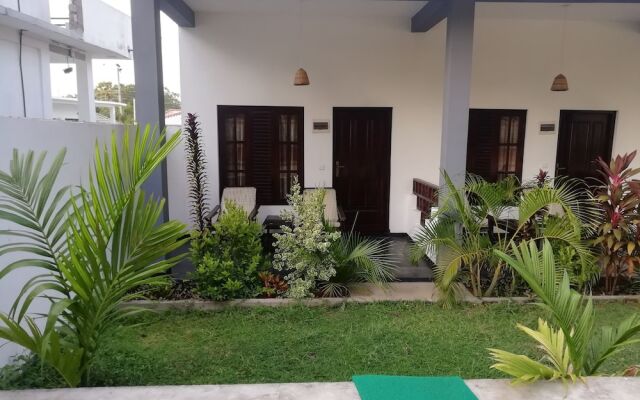 Sea shells Inn Arugambay