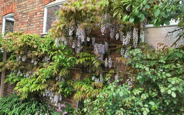 The Old Bookbinders Retreat