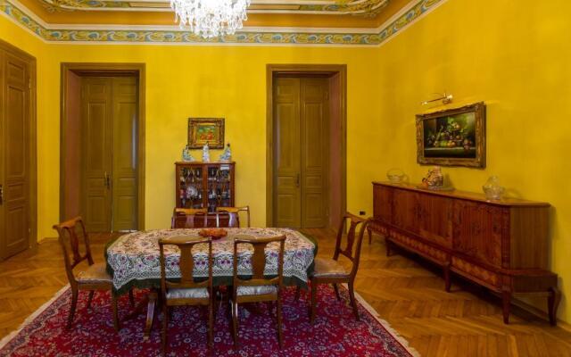 Royal Suite Apartment on Nizami Street