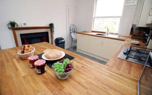 Spacious Georgian Apartment 5 mins from Bath Abbey