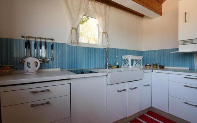 Poseidon Apartments & Villas By The Sea