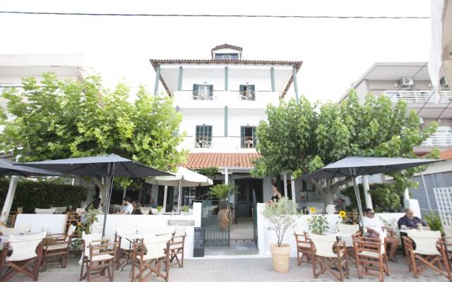 Xenios Hotel