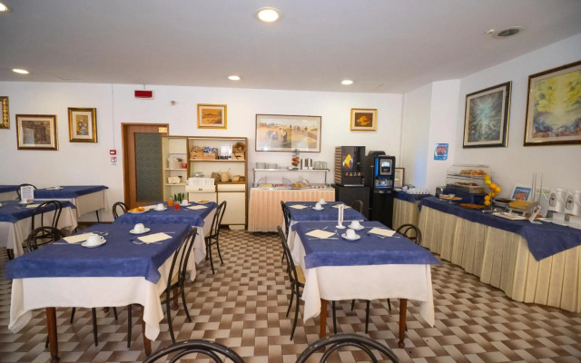 Hotel Ausonia