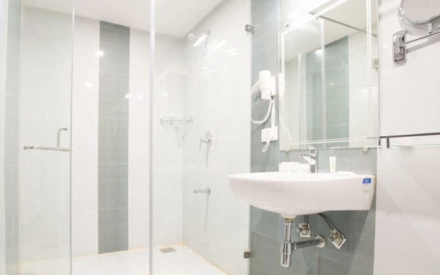 Treebo Trend Olive Tree