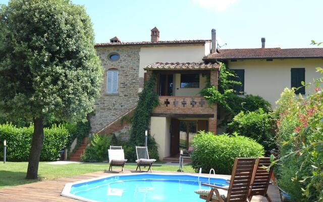 Cozy Holiday Home in Arezzo With Swimming Pool