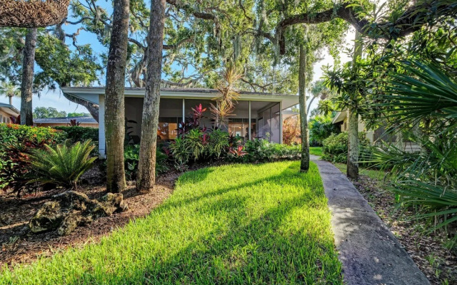 Polynesian Gardens Villa P6 by Vtrips