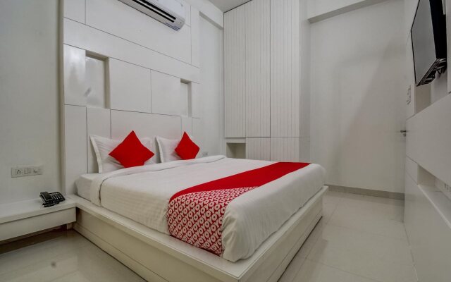 Grande Azure By OYO Rooms