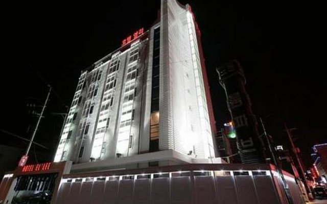Hotel Ellee Cheonan