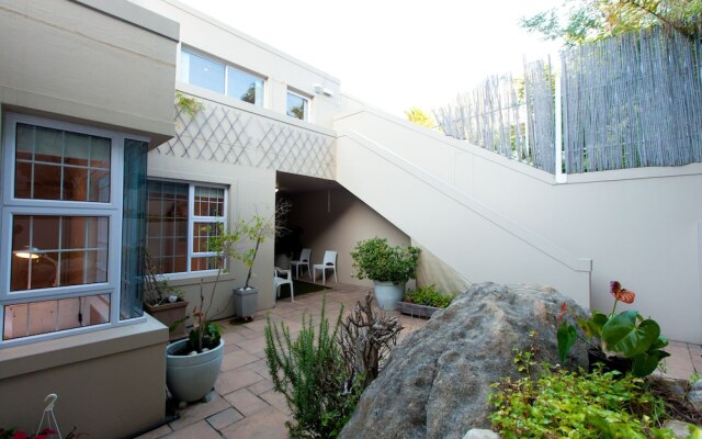 Geneva Drive Luxury Villa