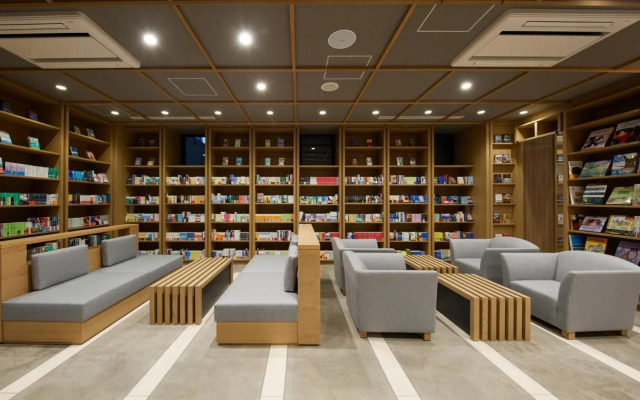 Lamp Light Books Hotel Sapporo