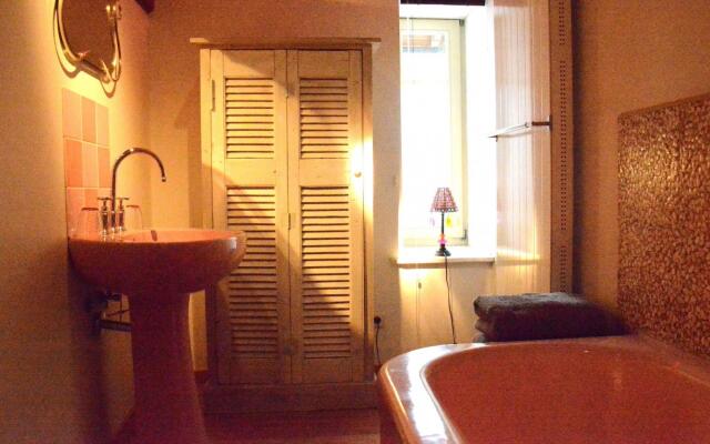 Charming Holiday Home In Bièvre With Sauna