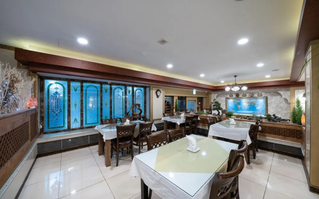 Amour Hotel