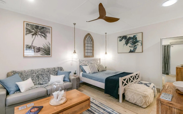 Point Danger Lodge unit 10 - Centrally located one bedroom Studio