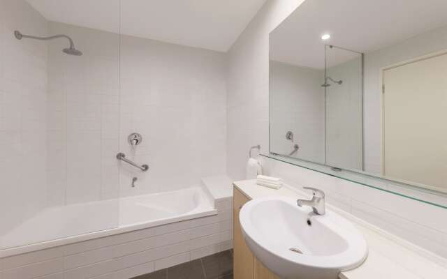 Adina Apartment Hotel Perth - Barrack Plaza